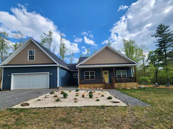 587 Seven Springs Pkwy, Fancy Gap, VA 24328