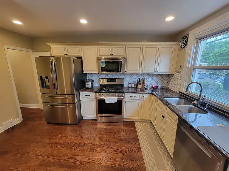 614 E Tabor Rd — Photo 5