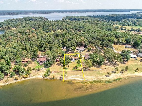 2nd image of 851 Lakeview