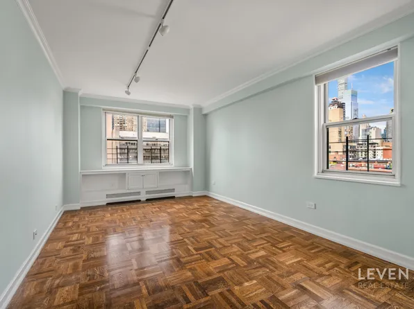 1175 York Avenue image 12 of 13