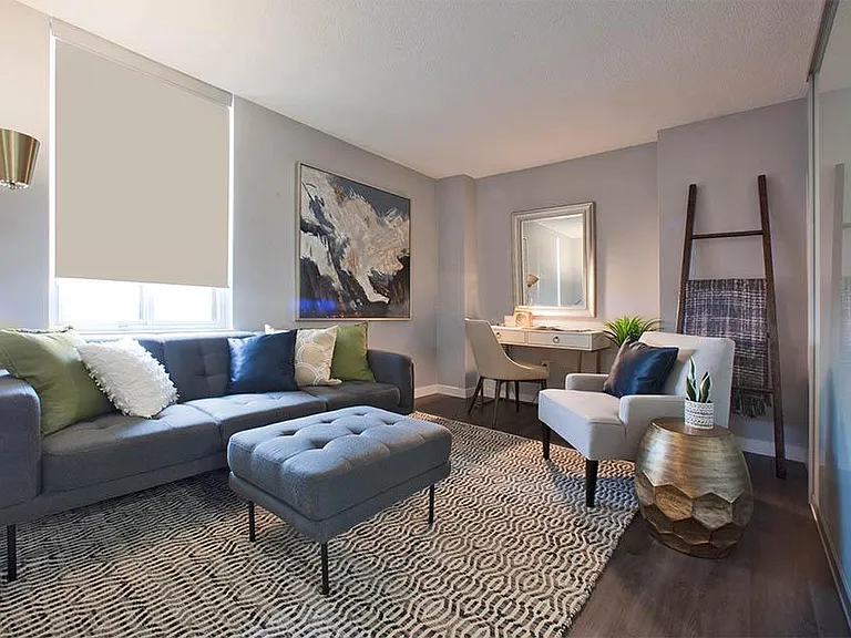 2575 Danforth Ave — Photo 7