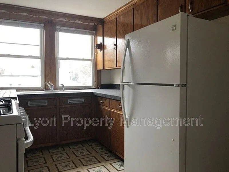 2 bed, 1.0 bath, 1100 sqft, $1,795 — Photo 3
