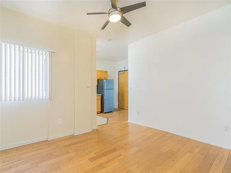 7th Street living area