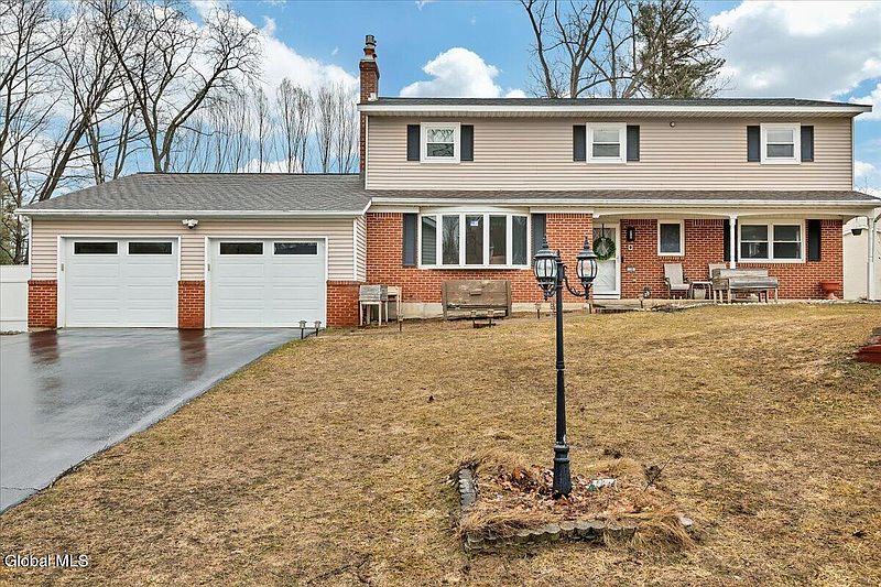 2nd image of 10 Appletree Lane