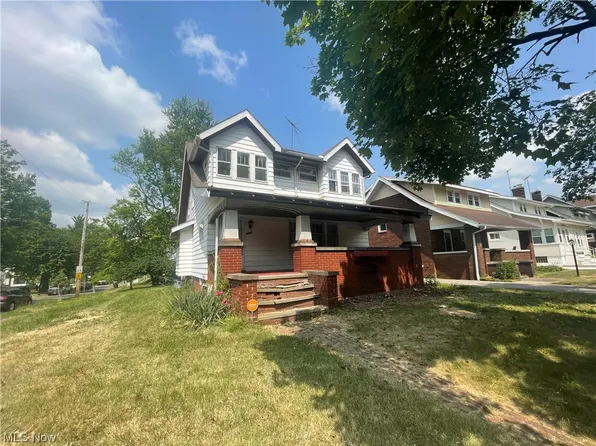 1502 Brown St, Akron, OH 44301