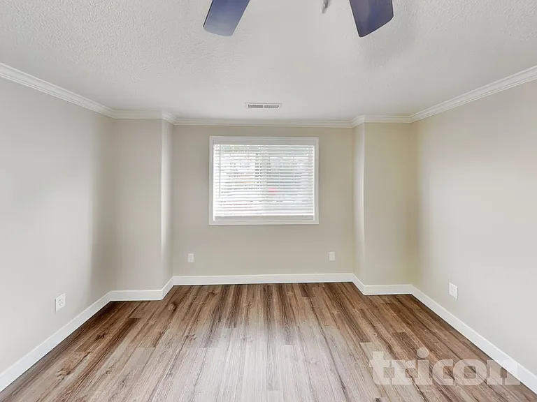 3402 NE 165th Ave — Photo 6