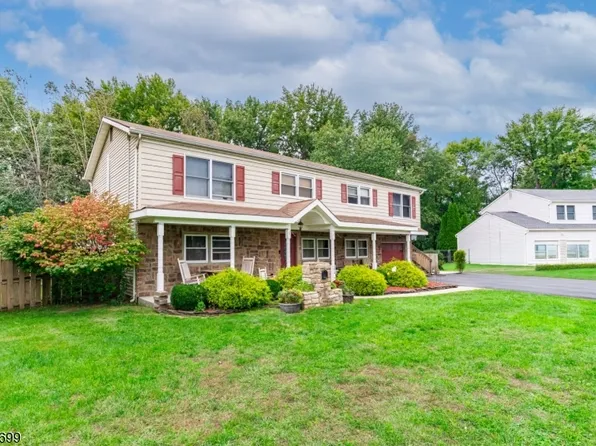 21 Winthrop Dr, Manalapan Twp., NJ 07726