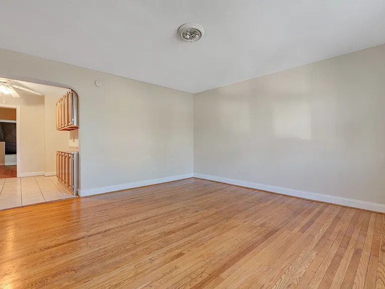 1200 Penn St NE #1 — Photo 5