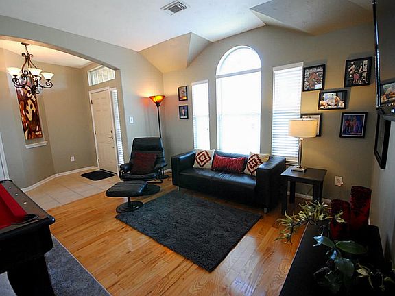 5th image of 8106 Saragosa Blue Ln