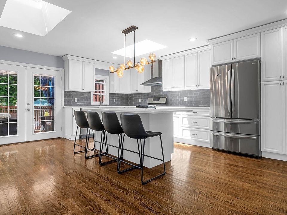 1st image of 46 W 43rd St