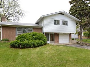 5440 La Palm Dr, Oak Forest, IL 60452