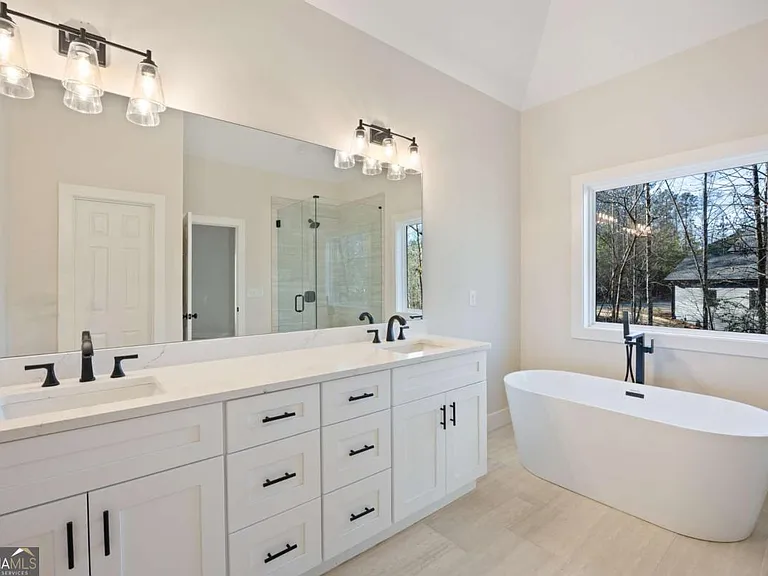 360 Ansley Dr — Photo 21