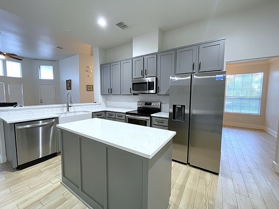 3rd image of 5962 Country View Ln