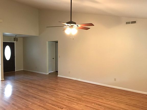 2nd image of 3033 Deerhaven Dr N