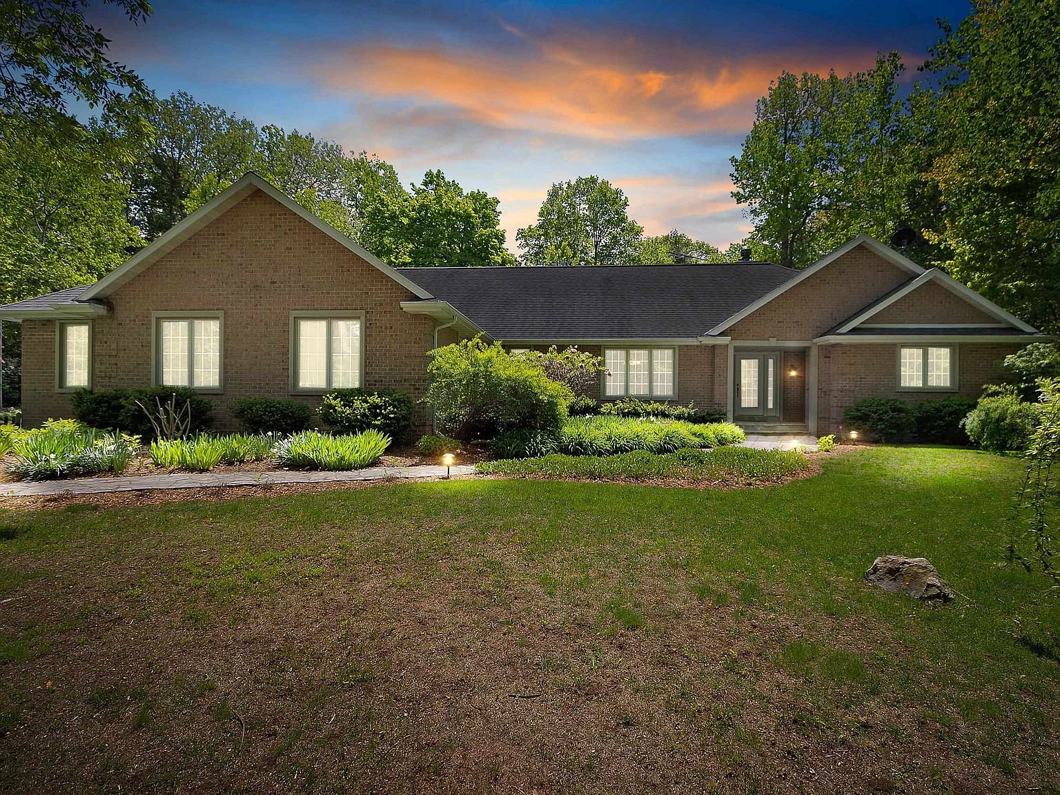 6240 Baywood Cir, Luxemburg, WI 54217 Zillow