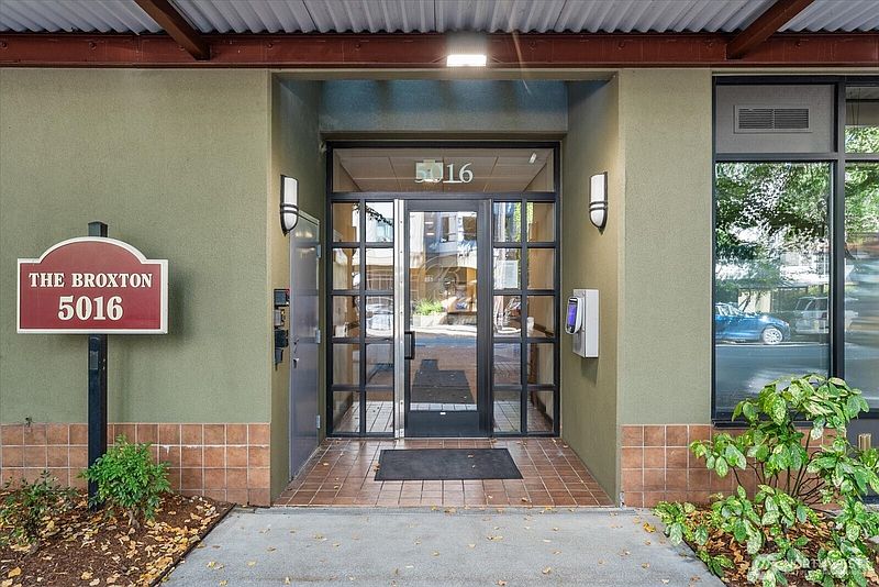 2nd image of 5016 California Avenue SW #302
