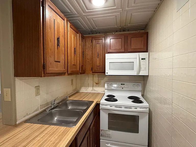 224 W Main St — Photo 6