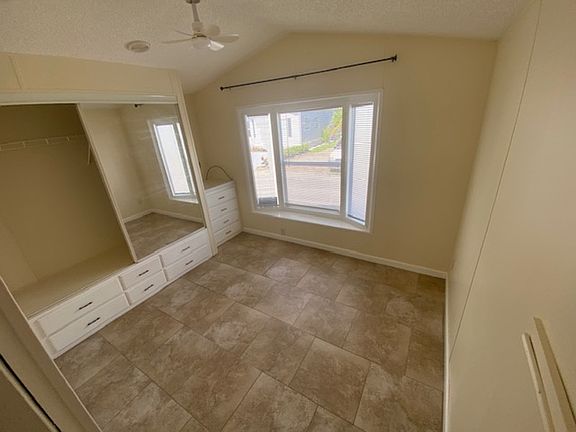 3rd image of 4825 A1a S Lot 51