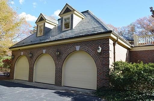 3rd image of 31 Ortolani Cir