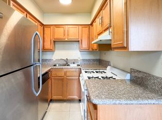 4439 Price St APT 8, Los Angeles, CA 90027
