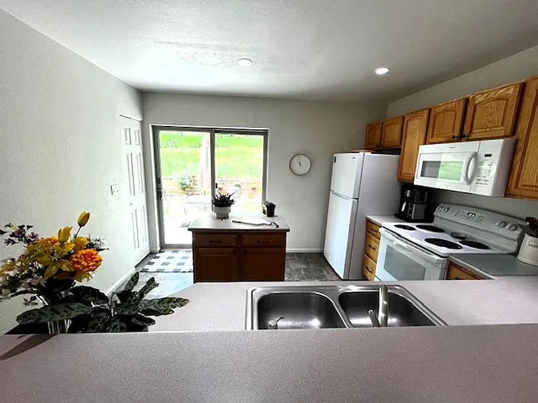 213 Kestrel — Photo 9