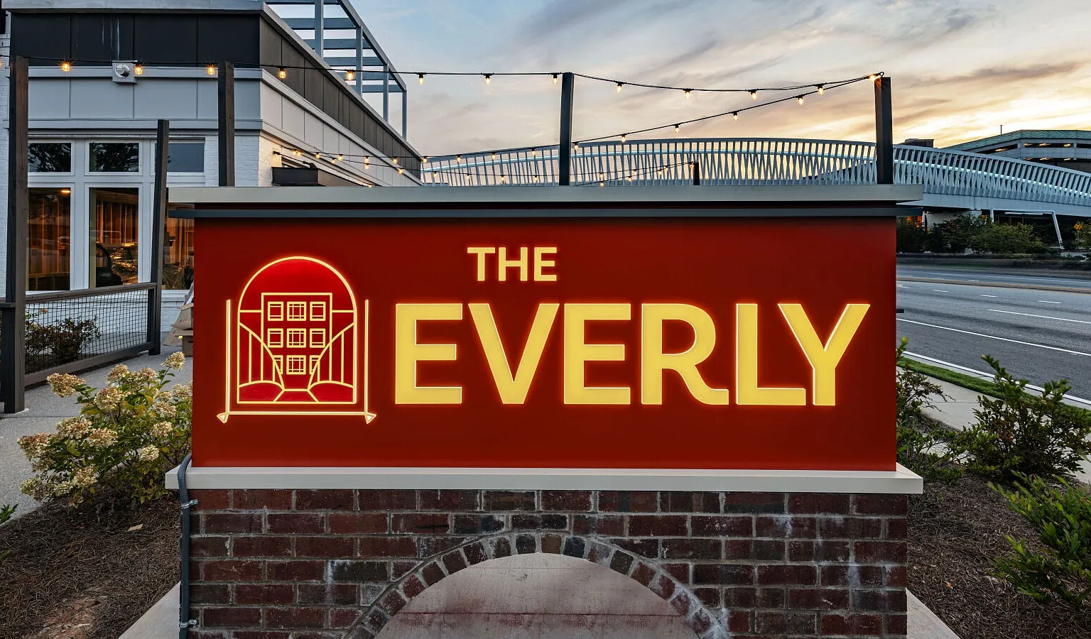 The Everly — Photo 4