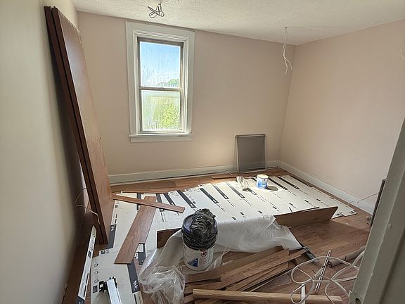 5th image of 140 Smartnick Rd