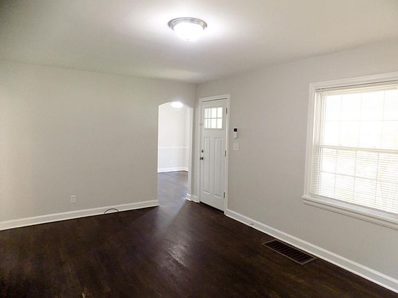 4th image of 927 Lanterman Ave