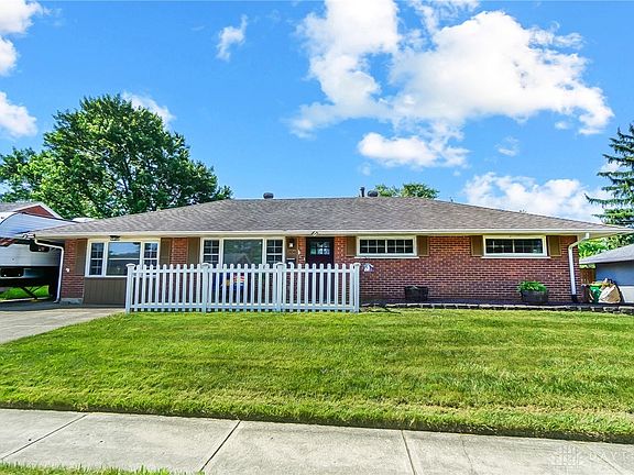 3rd image of 2156 Terrylynn Ave