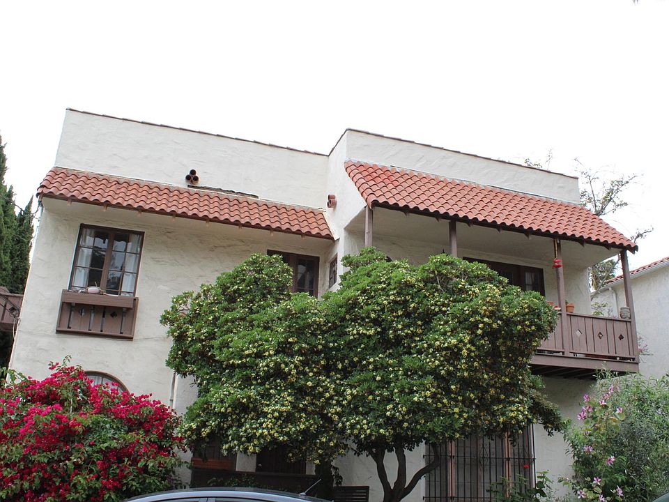 1st image of 2453 Cheremoya Ave #2453