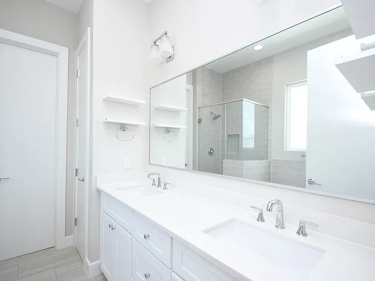 5904 Gardendale Dr #B — Photo 32