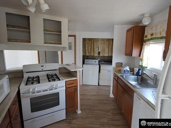 2nd image of 3045 Circle Dr N
