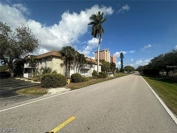 3rd image of 1830 Maravilla Ave APT 303