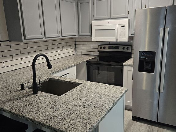 4th image of 1350 McMaster Dr