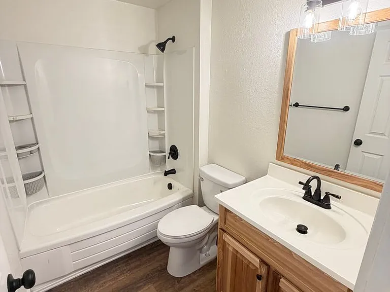 540 W Maple St #25 — Photo 16
