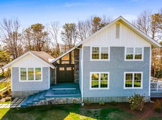 1 Naushon Rd, Sagamore Beach, MA 02562