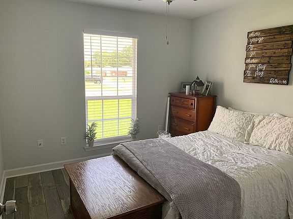 5th image of 14023 Seymour Dr