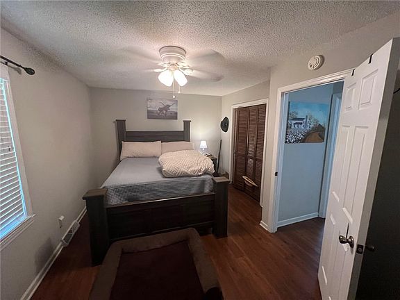 4th image of 520 Ravenel Cir