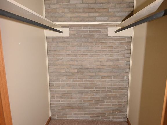3rd image of 555 E North St APT 6