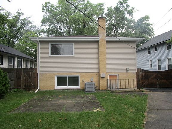 4th image of 1065 Greenview Ave