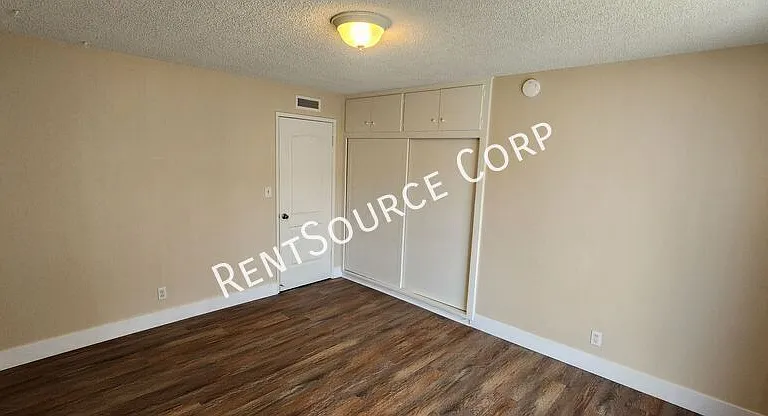 708 Santa Barbara Dr #F — Photo 19