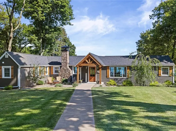 105 Lake Rd, Ontario, NY 14519