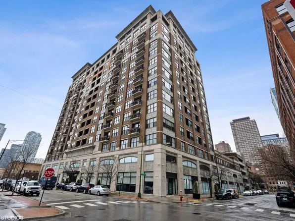 849 N Franklin St Unit 801, Chicago, IL 60610