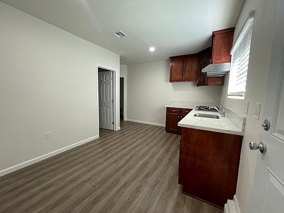 3rd image of 7719 Elwood Ct