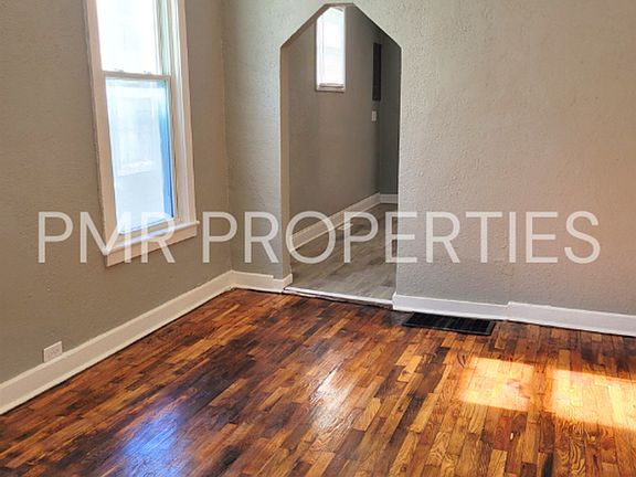 3rd image of 918 S 16th St