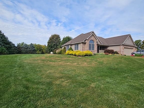 5th image of 442 Meadowbrook Dr