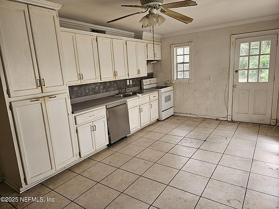 3rd image of 3340 PEACH Drive