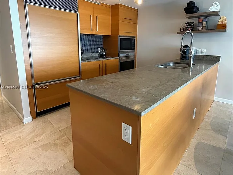 475 Brickell Ave — Photo 3
