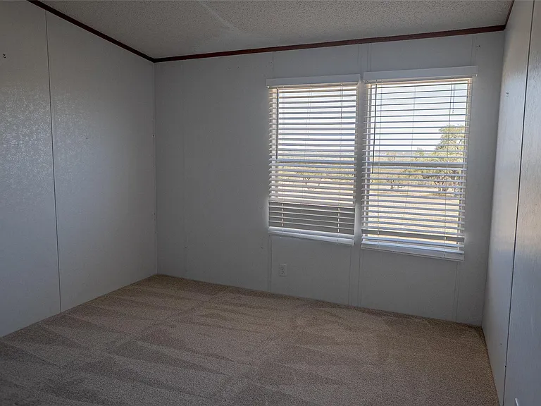 1149 Hart Ln — Photo 15