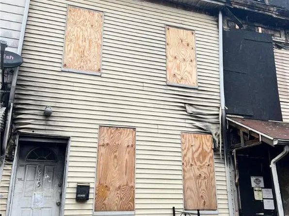 915 Ferry St, Easton, PA 18042